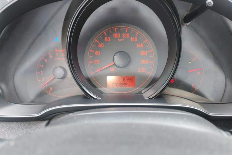 Used Honda Fit 2014 1.5L LX CVT Comfort Model Odometer Close Up