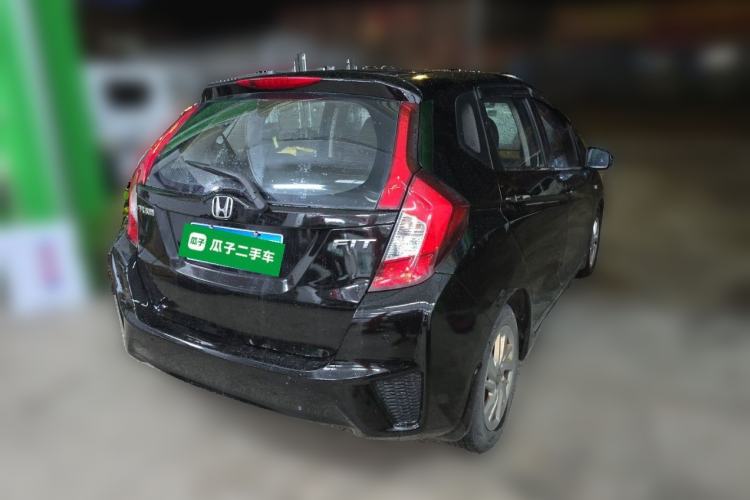 Used Honda Fit 2014 1.5L SE CVT Fashion Model Rear Right 45 Deg