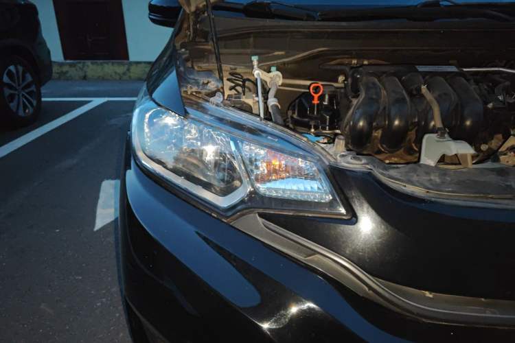 Used Honda Fit 2014 1.5L LX CVT Comfort Model Right Front Headlight