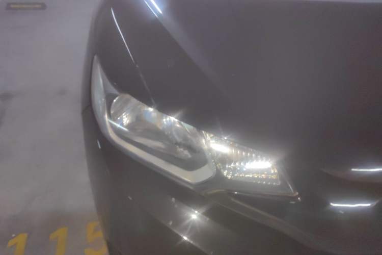 Used Honda Fit 2014 1.5L LX CVT Comfort Model Right Front Headlight