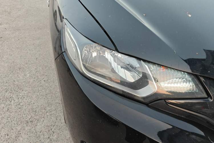 Used Honda Fit 2014 1.5L LX CVT Comfort Model Right Front Headlight