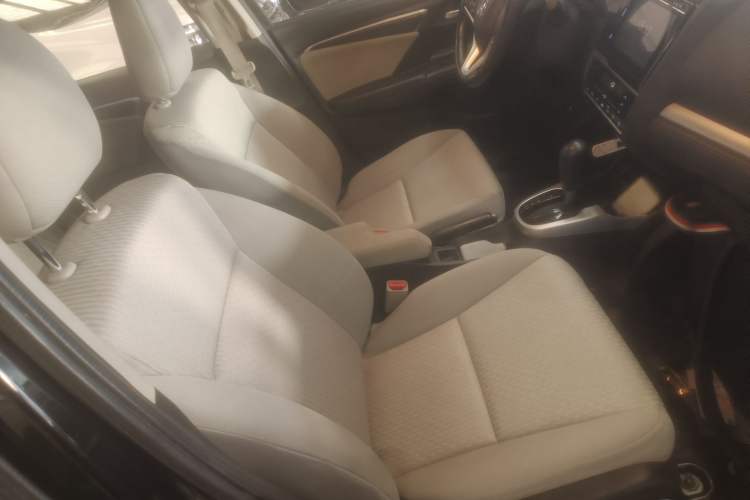 Used Honda Fit 2014 1.5L EXLI CVT Leading Model Right Front Seat