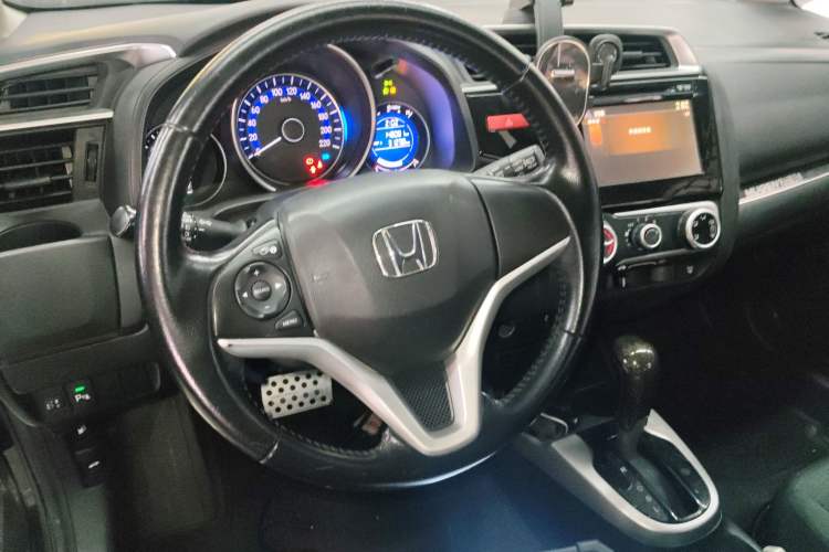 Used Honda Fit 2014 1.5L SE CVT Fashion Model Steering Wheel