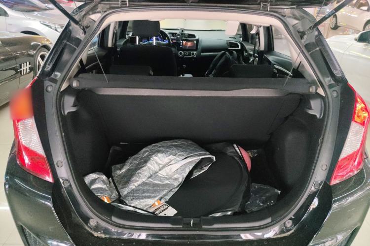 Used Honda Fit 2014 1.5L SE CVT Fashion Model Trunk