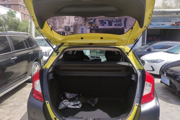 Used Honda Fit 2014 1.5L SE CVT Fashion Model Trunk
