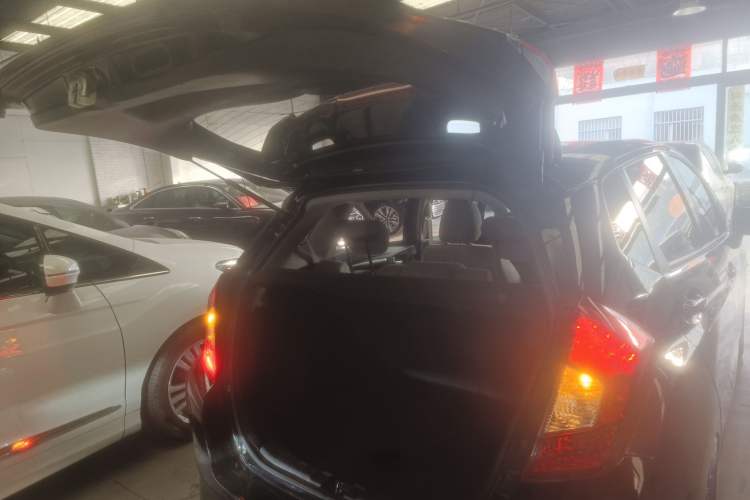 Used Honda Fit 2014 1.5L EXLI CVT Leading Model Trunk