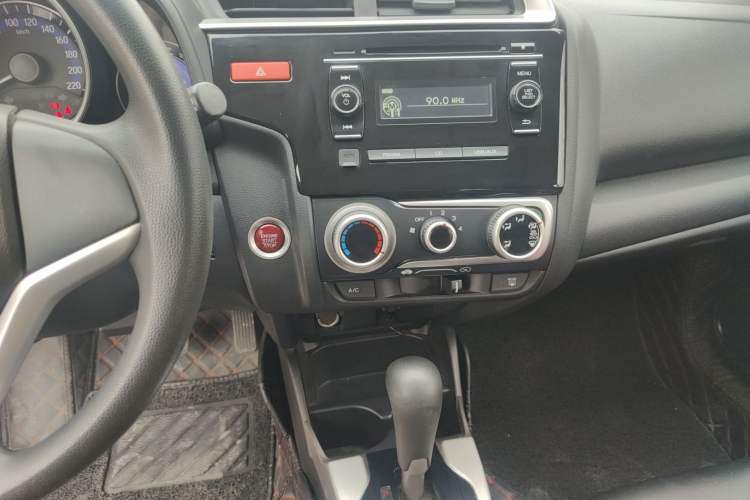 Used Honda Fit 2014 1.5L EX CVT Elite Model Audio And AC Panel