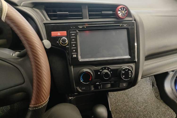 Used Honda Fit 2014 1.5L LX CVT Comfort Model Audio And AC Panel