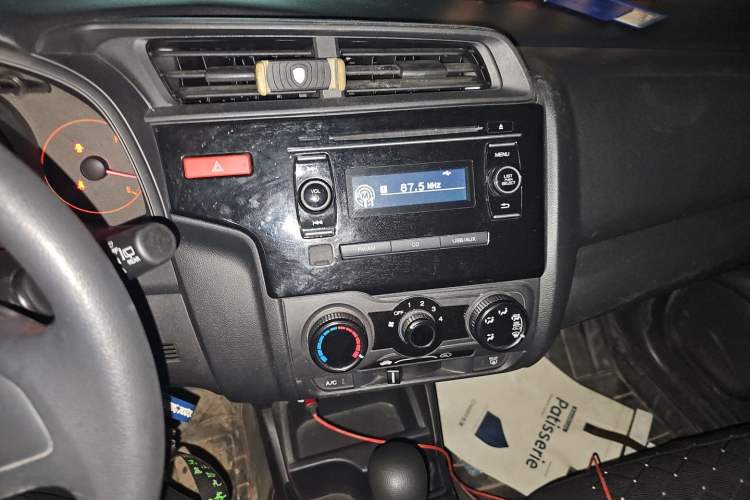 Used Honda Fit 2014 1.5L LX CVT Comfort Model Audio And AC Panel