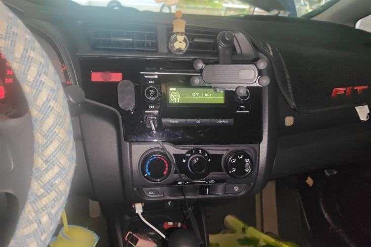 Used Honda Fit 2014 1.5L LX CVT Comfort Model Audio And AC Panel