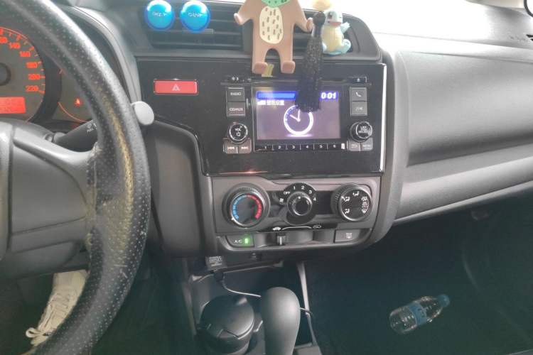 Used Honda Fit 2014 1.5L LX CVT Comfort Model Audio And AC Panel