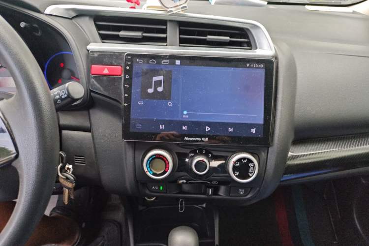 Used Honda Fit 2014 1.5L LX CVT Comfort Model Audio And AC Panel