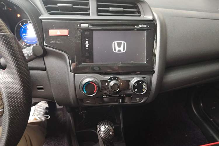 Used Honda Fit 2014 1.5L LX CVT Comfort Model Audio And AC Panel