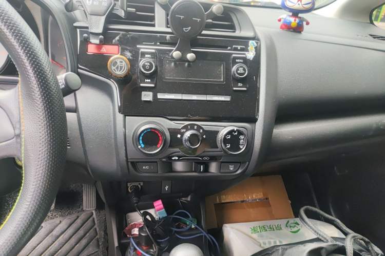 Used Honda Fit 2014 1.5L LX CVT Comfort Model Audio And AC Panel