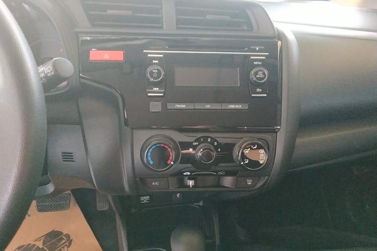Used Honda Fit 2014 1.5L LX CVT Comfort Model Audio And AC Panel