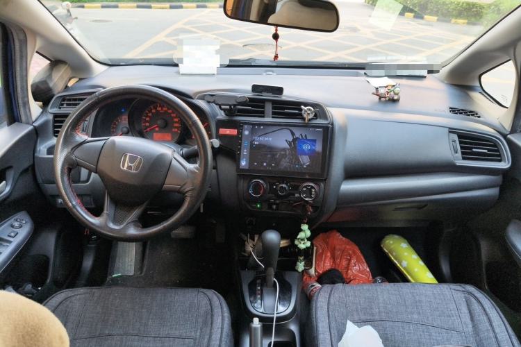 Used Honda Fit 2014 1.5L LX CVT Comfort Model Center Console