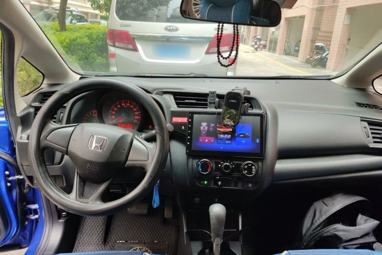 Used Honda Fit 2014 1.5L LX CVT Comfort Model Center Console