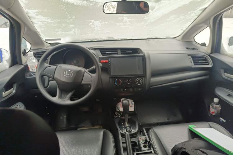 Used Honda Fit 2014 1.5L LX CVT Comfort Model Center Console