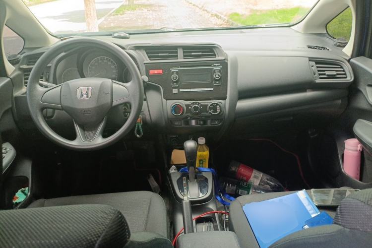 Used Honda Fit 2014 1.5L LX CVT Comfort Model Center Console