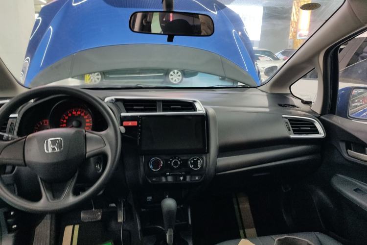 Used Honda Fit 2014 1.5L LX CVT Comfort Model Center Console