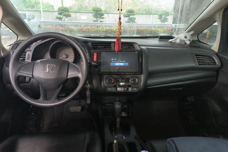 Used Honda Fit 2014 1.5L LX CVT Comfort Model Center Console