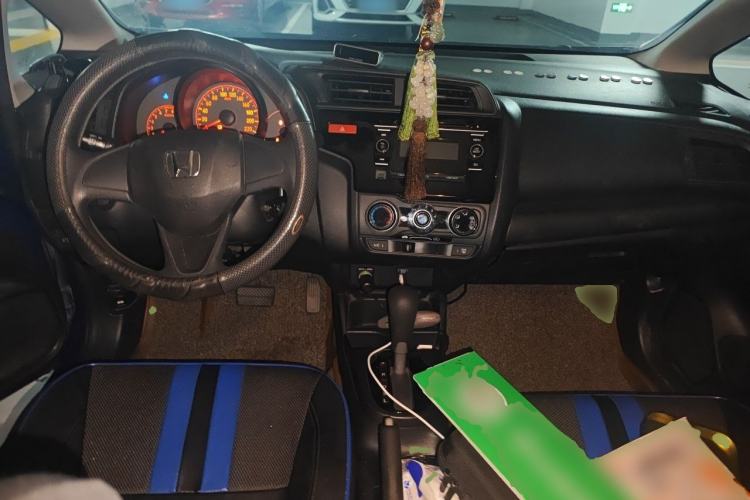 Used Honda Fit 2014 1.5L LX CVT Comfort Model Center Console