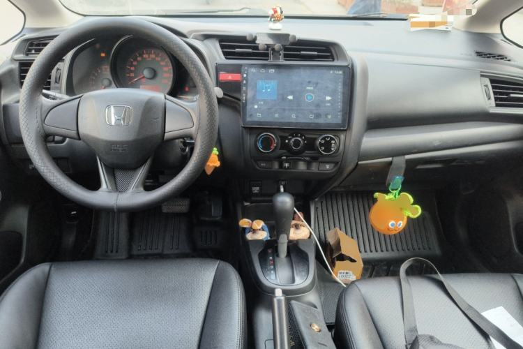 Used Honda Fit 2014 1.5L LX CVT Comfort Model Center Console