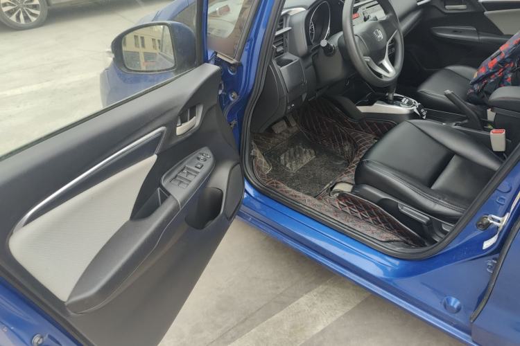 Used Honda Fit 2014 1.5L EX CVT Elite Model Driver Seat