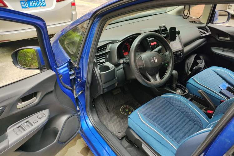 Used Honda Fit 2014 1.5L LX CVT Comfort Model Driver Seat