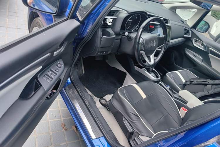 Used Honda Fit 2014 1.5L EXLI CVT Leading Model Driver Seat