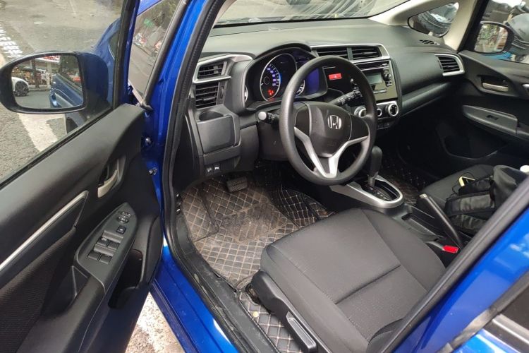 Used Honda Fit 2014 1.5L SE CVT Fashion Model Driver Seat