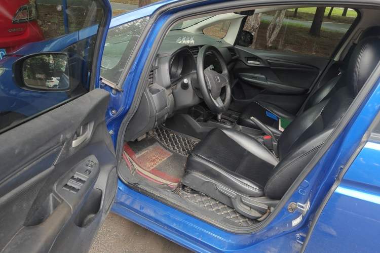 Used Honda Fit 2014 1.5L LX CVT Comfort Model Driver Seat