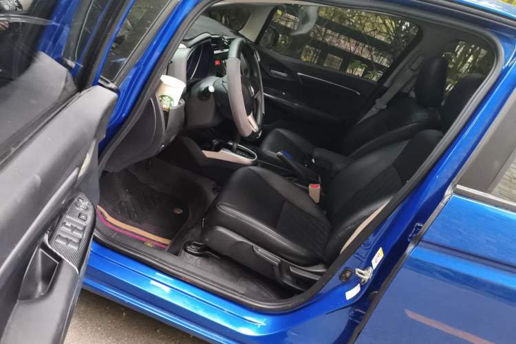 Used Honda Fit 2014 1.5L EX CVT Elite Model Driver Seat