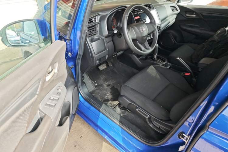 Used Honda Fit 2014 1.5L LX CVT Comfort Model Driver Seat