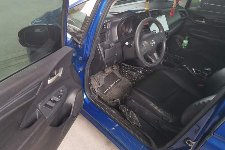 Used Honda Fit 2014 1.5L LX CVT Comfort Model Driver Seat