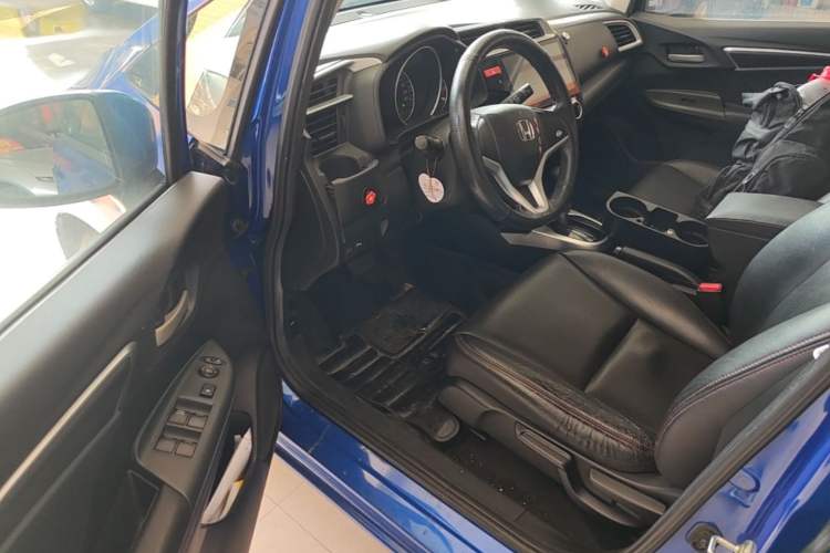 Used Honda Fit 2014 1.5L SE CVT Fashion Model Driver Seat