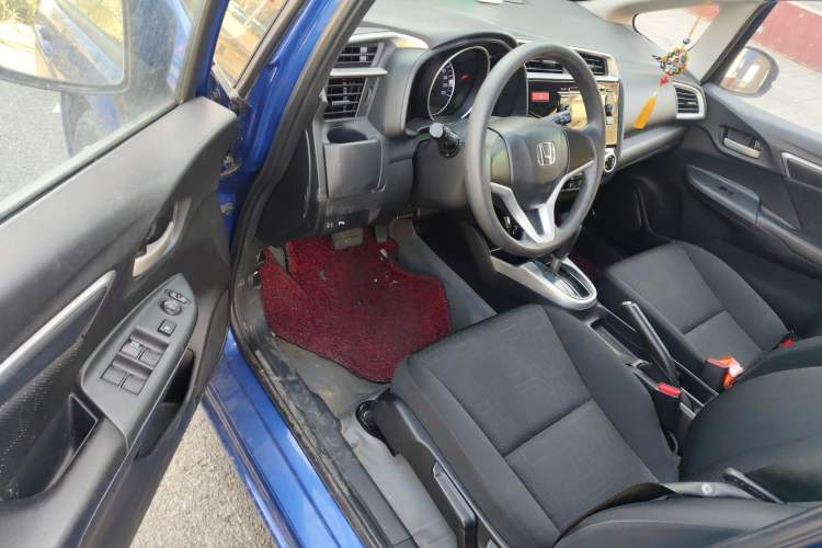 Used Honda Fit 2014 1.5L SE CVT Fashion Model Driver Seat