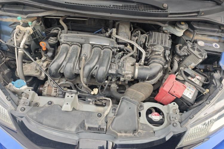 Used Honda Fit 2014 1.5L SE CVT Fashion Model Engine Bay