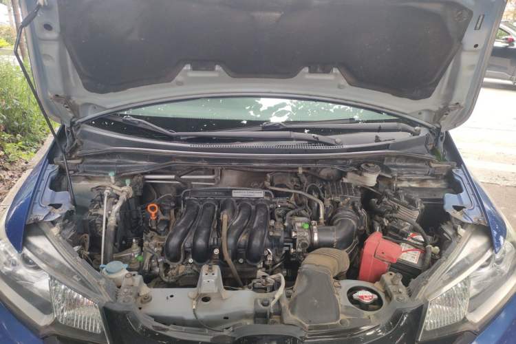 Used Honda Fit 2014 1.5L SE CVT Fashion Model Engine Bay