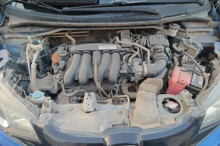 Used Honda Fit 2014 1.5L SE CVT Fashion Model Engine Bay