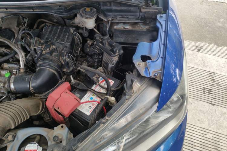 Used Honda Fit 2014 1.5L SE CVT Fashion Model Engine Bay Left