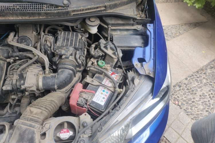 Used Honda Fit 2014 1.5L LX Manual Comfort Model Engine Bay Left