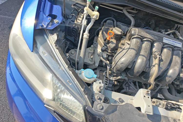 Used Honda Fit 2014 1.5L LX CVT Comfort Model Engine Bay Right