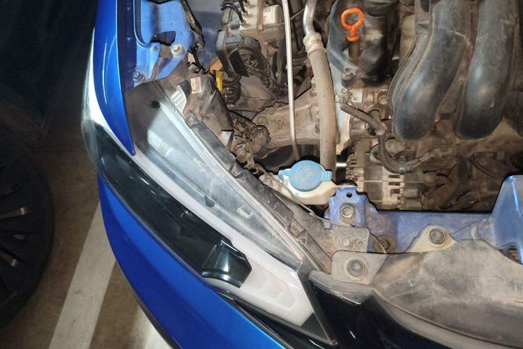 Used Honda Fit 2014 1.5L LX CVT Comfort Model Engine Bay Right