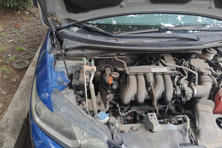 Used Honda Fit 2014 1.5L LX CVT Comfort Model Engine Bay Right
