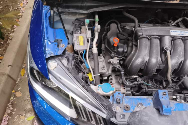 Used Honda Fit 2014 1.5L EX CVT Elite Model Engine Bay Right