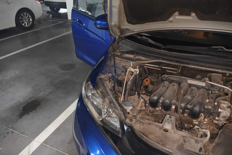Used Honda Fit 2014 1.5L LX CVT Comfort Model Engine Bay Right