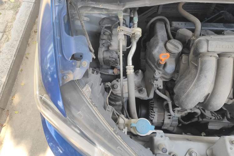 Used Honda Fit 2014 1.5L LX CVT Comfort Model Engine Bay Right