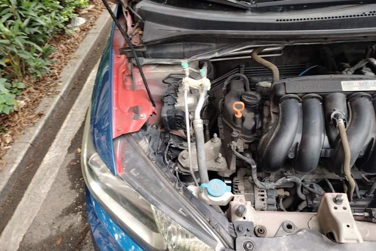 Used Honda Fit 2014 1.5L LX CVT Comfort Model Engine Bay Right