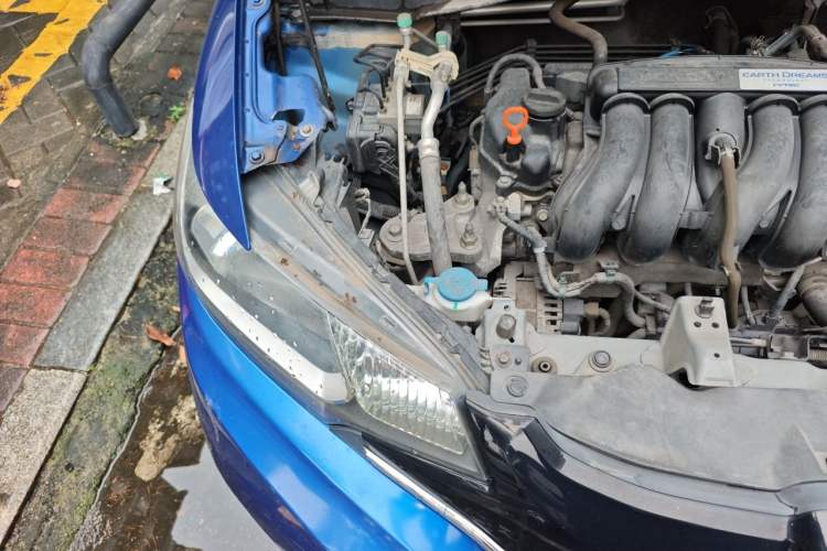 Used Honda Fit 2014 1.5L LX CVT Comfort Model Engine Bay Right